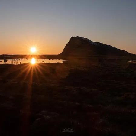Midnightsun Aurora Golf Horses Holiday home Gimsoy