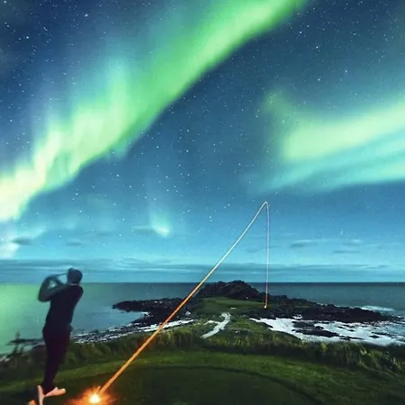 بيت للعطل Lofoten Midnightsun Northern Lights Golf Horses Gimsoy