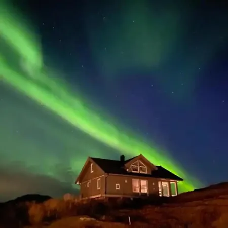 Midnightsun Aurora Golf Horses Holiday home *