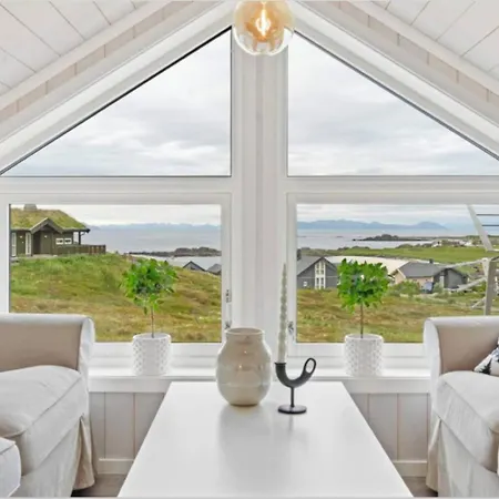 Midnightsun Aurora Golf Horses Holiday home Gimsoy