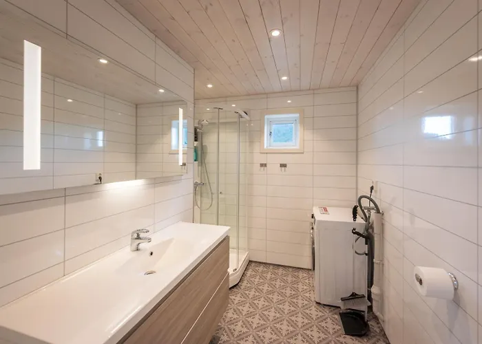 Lofoten Midnightsun Northern Lights Golf Horses *