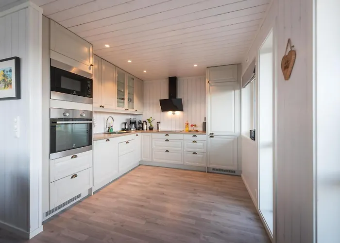 Lofoten Midnightsun Northern Lights Golf Horses * Gimsoy