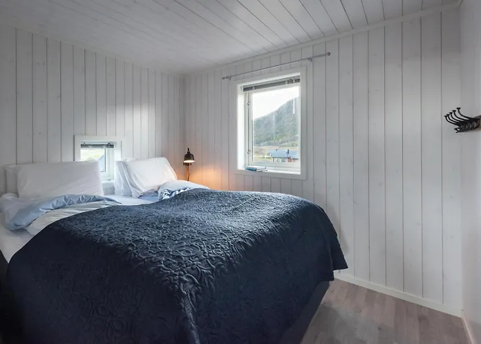 Feriehus Lofoten Midnightsun Northern Lights Golf Horses