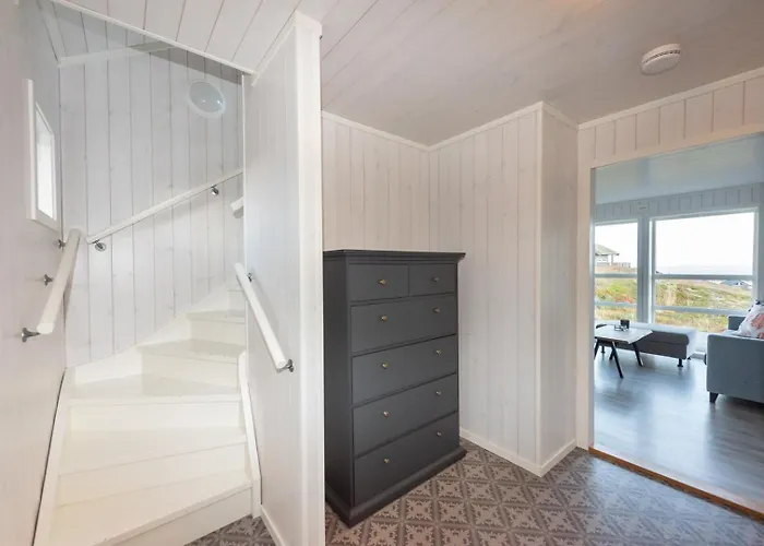 Lofoten Midnightsun Northern Lights Golf Horses Gimsoy