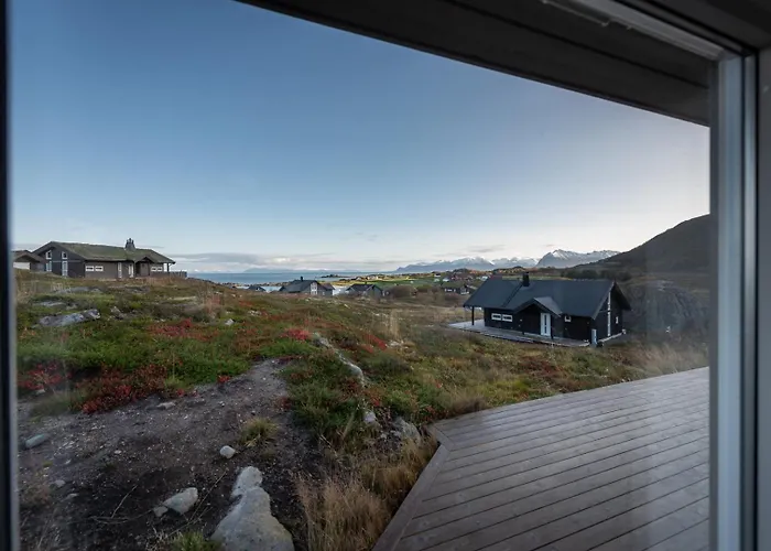 Lofoten Midnightsun Northern Lights Golf Horses Feriehus *