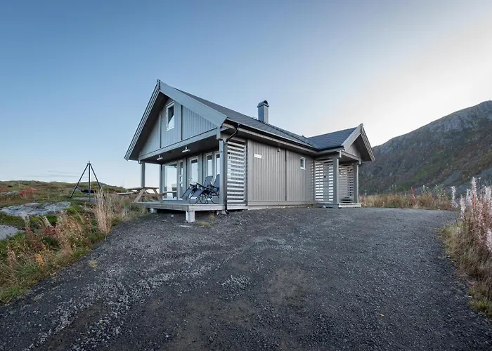 Lofoten Midnightsun Northern Lights Golf Horses Feriehus *