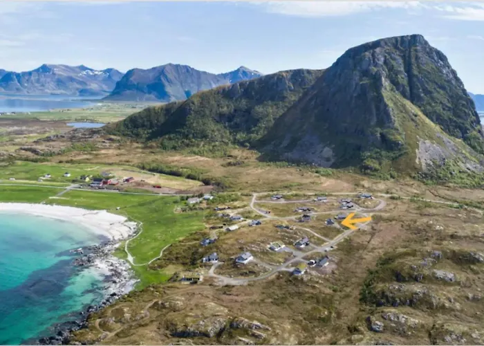 Lofoten Midnightsun Northern Lights Golf Horses Gimsoy